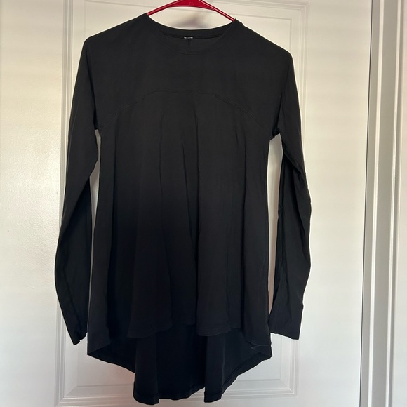 LULULEMON • Acadia Black Long Sleeve Top • M/L - Picture 4 of 7